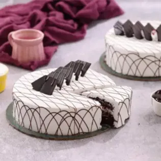 Classic Black Forest Cake by Hobnob