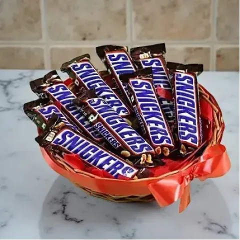 Snickers Chocolate Basket