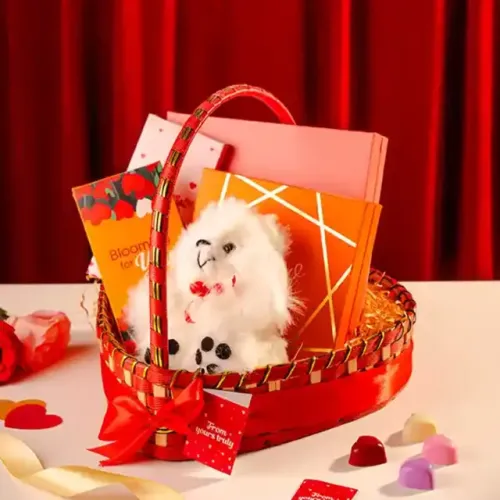 Heart Basket – Luxury Chocolate & Gift Hamper