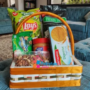 The Ultimate Gourmet Snack & Crunch Basket The Ultimate Gourmet Snack & Crunch Basket